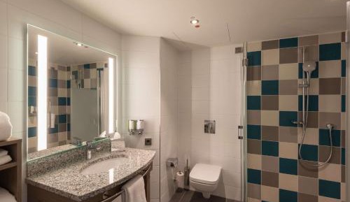 Queen Room - Mobility Access