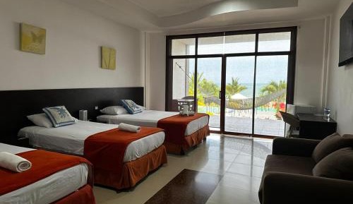 Family Room with Sea View