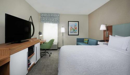 King Room with King Bed - Non-Smoking