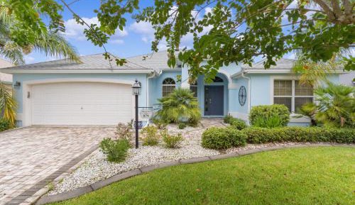 Three-Bedroom Holiday Home 
