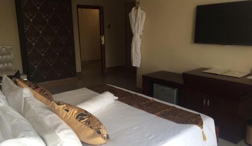 Deluxe King Room