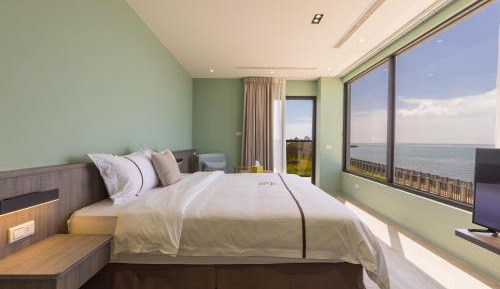 Deluxe Double Room with Balcony and Sea View