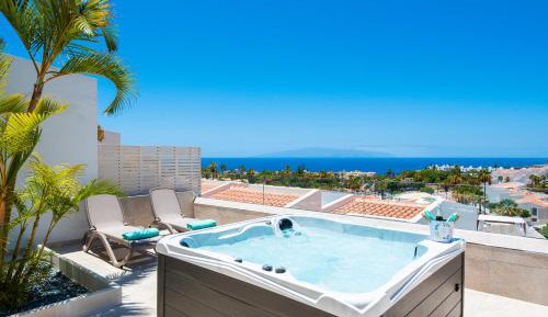 2 Bedrooms Bungalow with Chill Out Terrace + Jacuzzi + Sea Views + Ping-Pong Table