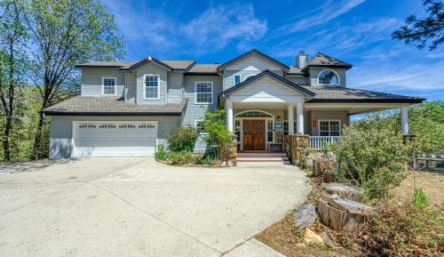 Seven-Bedroom House