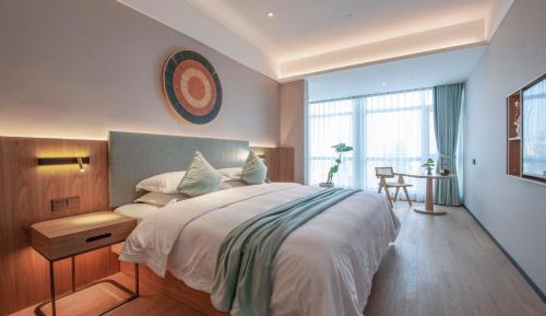 Deluxe King Room