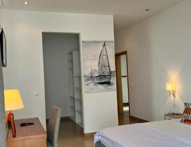 Deluxe Suite with Spa Bath
