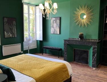 Queen Room with Pool View