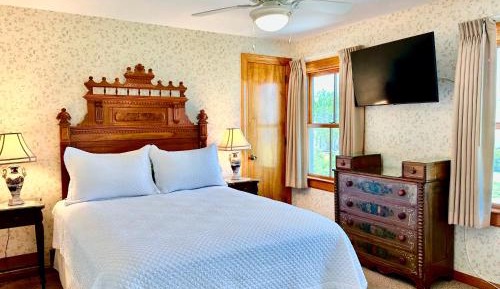 Double Room with Shared Bathroom