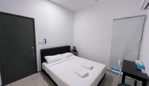 Standard Double Room with Shared Bathroom