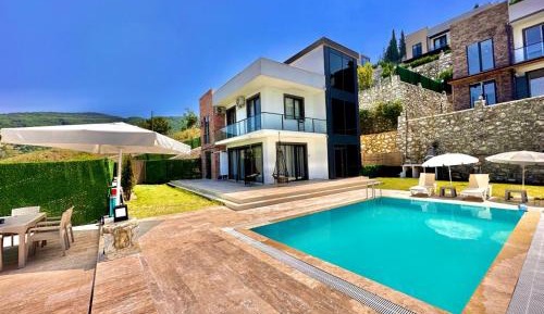 Villa with Private Pool