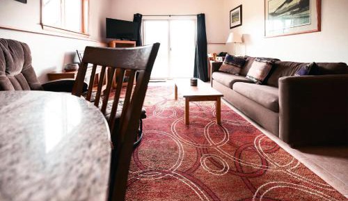 One-Bedroom Holiday Home