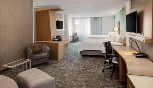 Suite, 2 Queen, Sofa bed