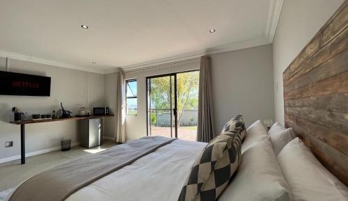 Deluxe Queen Room
