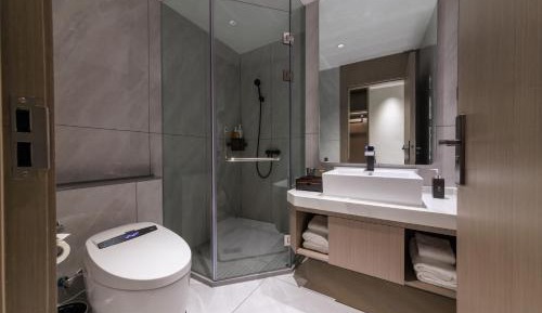 Comfort Queen Room