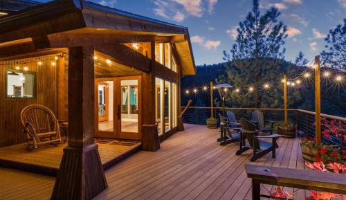 Four-Bedroom Holiday Home