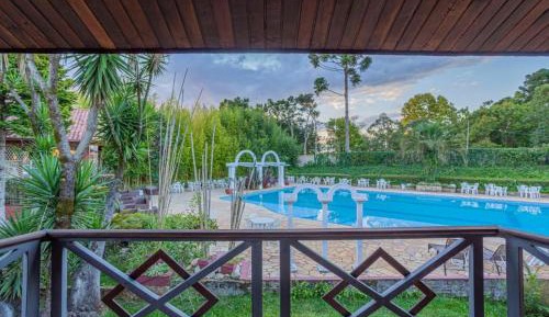 Triple Room with Pool View
