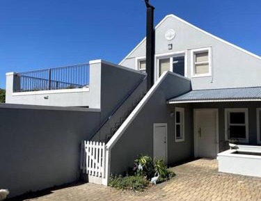 Studio with Mountain View
