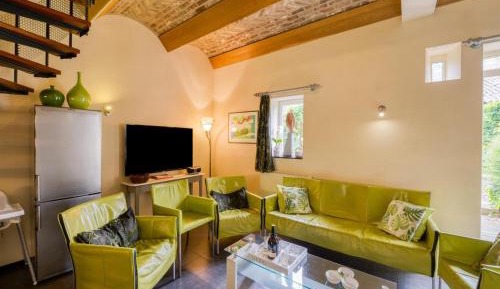 Five-Bedroom Apartment