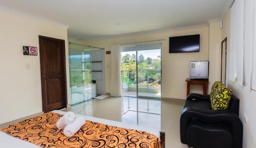 Deluxe Suite with Spa Bath