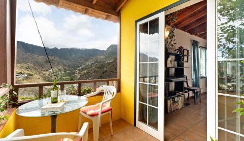 Superior One-Bedroom Apartment with Balcony