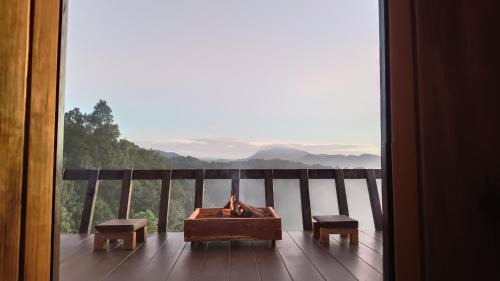 Bungalow with Mountain View