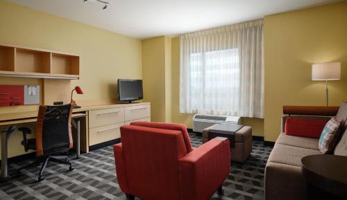 One-Bedroom Queen Suite with Sofa Bed
