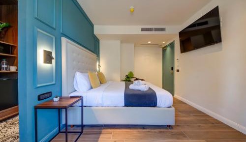 Deluxe Double Room 2nd floor Maltese Balcony 10