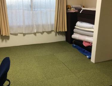 Economy Twin Room with Shared Bathroom