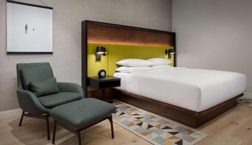 One-Bedroom King Suite