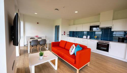 Dunlin Village 4-Bedroom En Suite Apartment