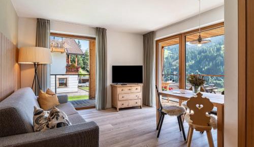 Superior One-Bedroom Apartment with Balcony