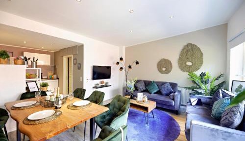 Apartment with Garden View