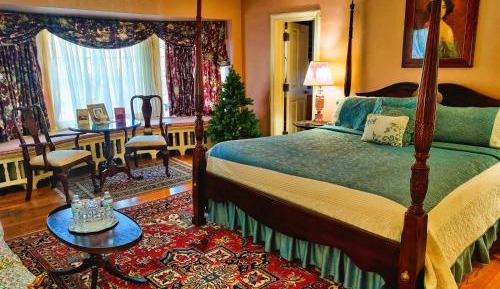 Deluxe King Suite