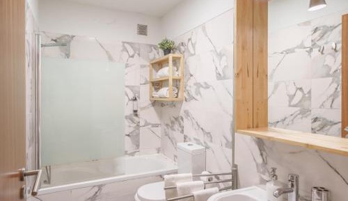 Two-Bedroom Apartment with Street View (3 Adults)