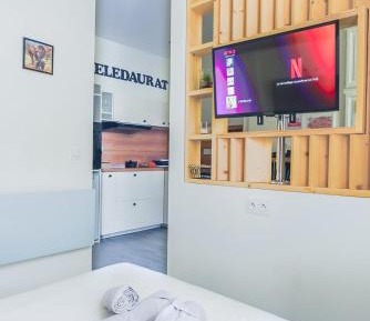 Deluxe Studio