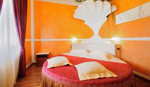 Deluxe Suite with Spa Bath