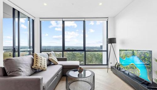 Three-Bedroom Apartment with Balcony