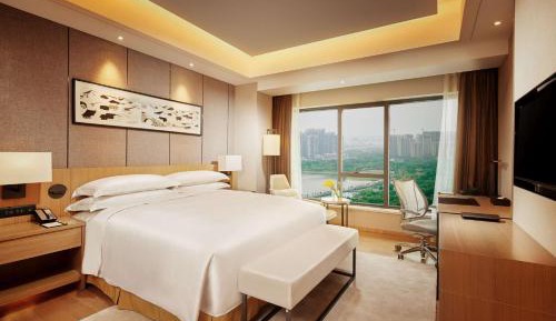 Deluxe King Three Bedroom Suite