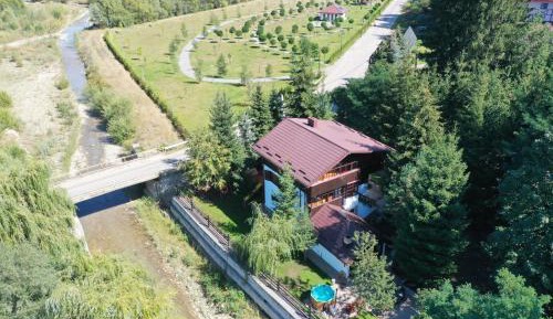 Three-Bedroom Chalet