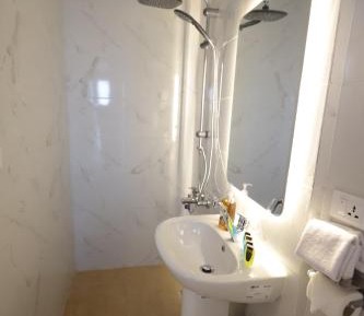 Deluxe Double Room with Pyramids View