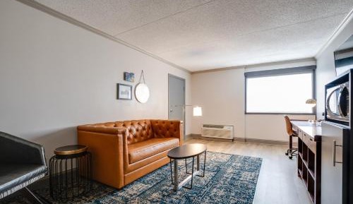 One-Bedroom Large Suite with Two Double Beds