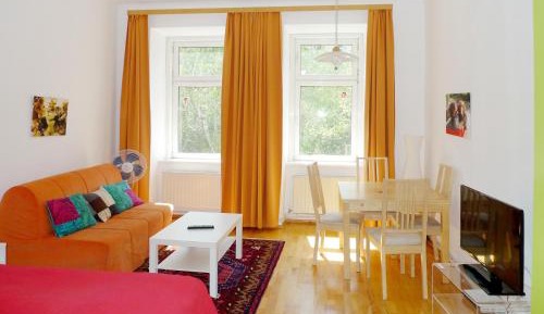 Apartment with Garden View
