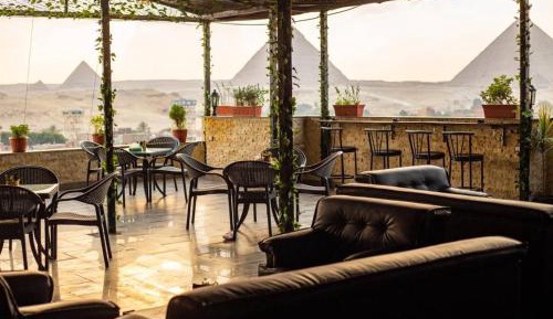 Suite with Pyramids View & Jacuzzi