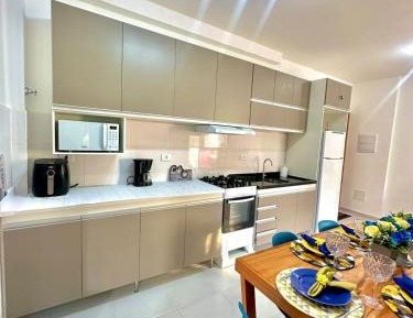 Apartment with Mountain View