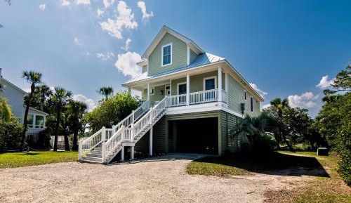 Four-Bedroom Holiday Home