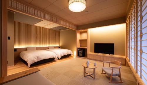 Quadruple Room with Private Bathroom