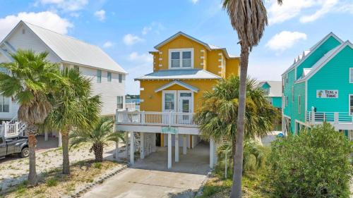 Four-Bedroom Holiday Home