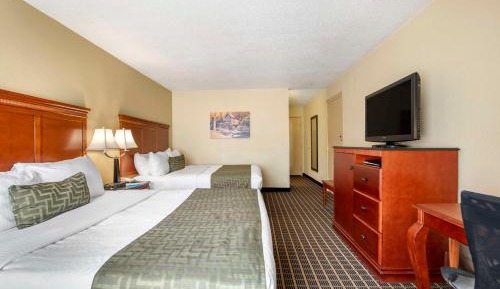 Queen Room with Two Queen Beds - Non-Smoking