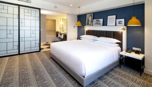 One-Bedroom King Suite - Club Lounge Access