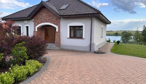 Apartment with Lake View
